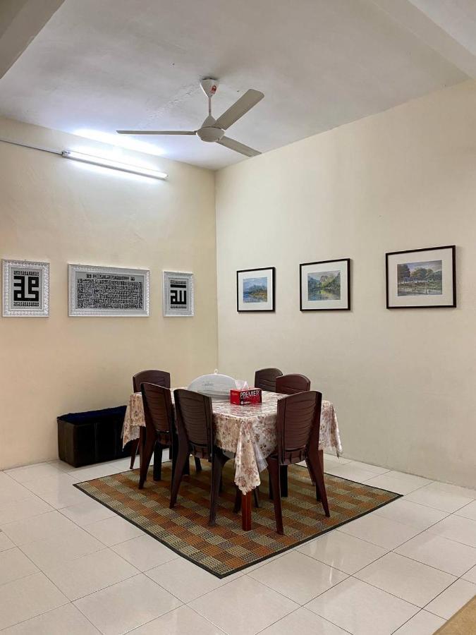 Spacious Cozy Lakeville Homestay 4 Bedrooms All With Aircond Сери-Искандар Экстерьер фото